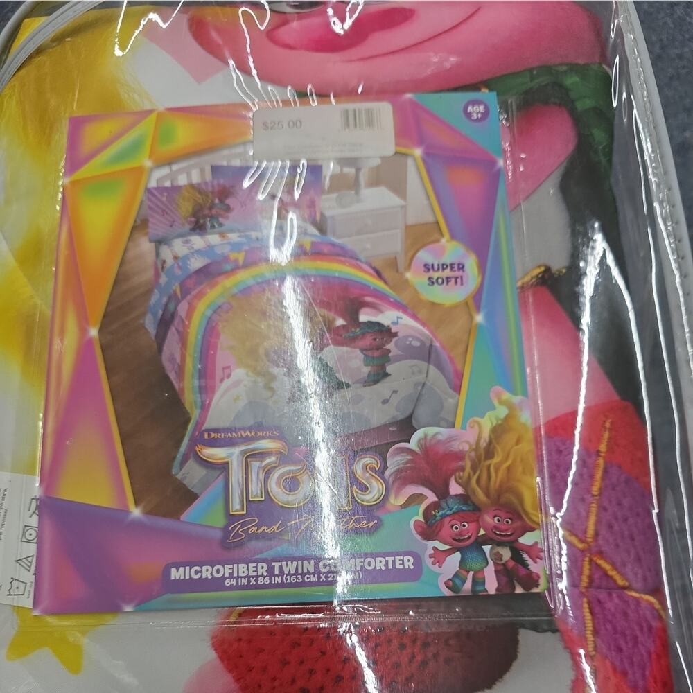 Dreamworks Trolls Band Together Reversible Microfiber Twin Bed Comforter